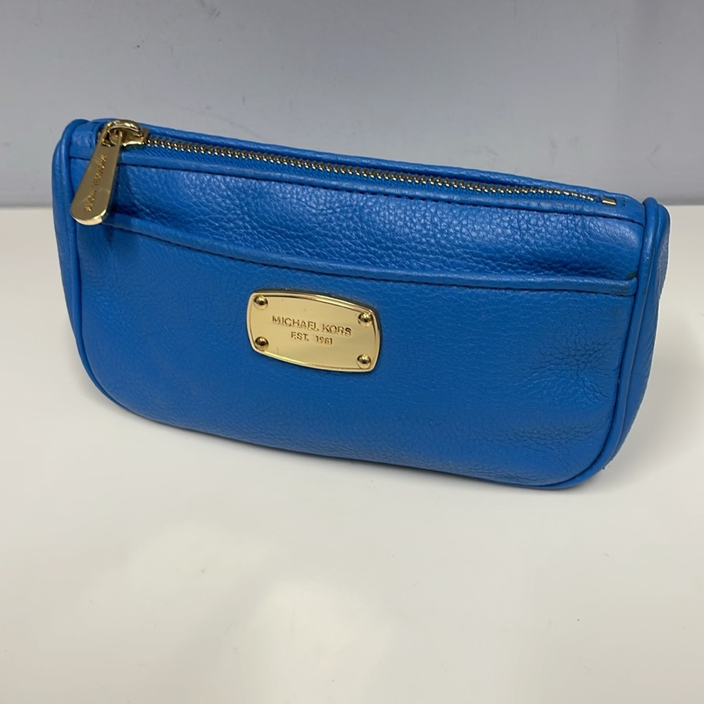 MICHAEL KORS.  Womans. Toiletries bag Blue color Leather